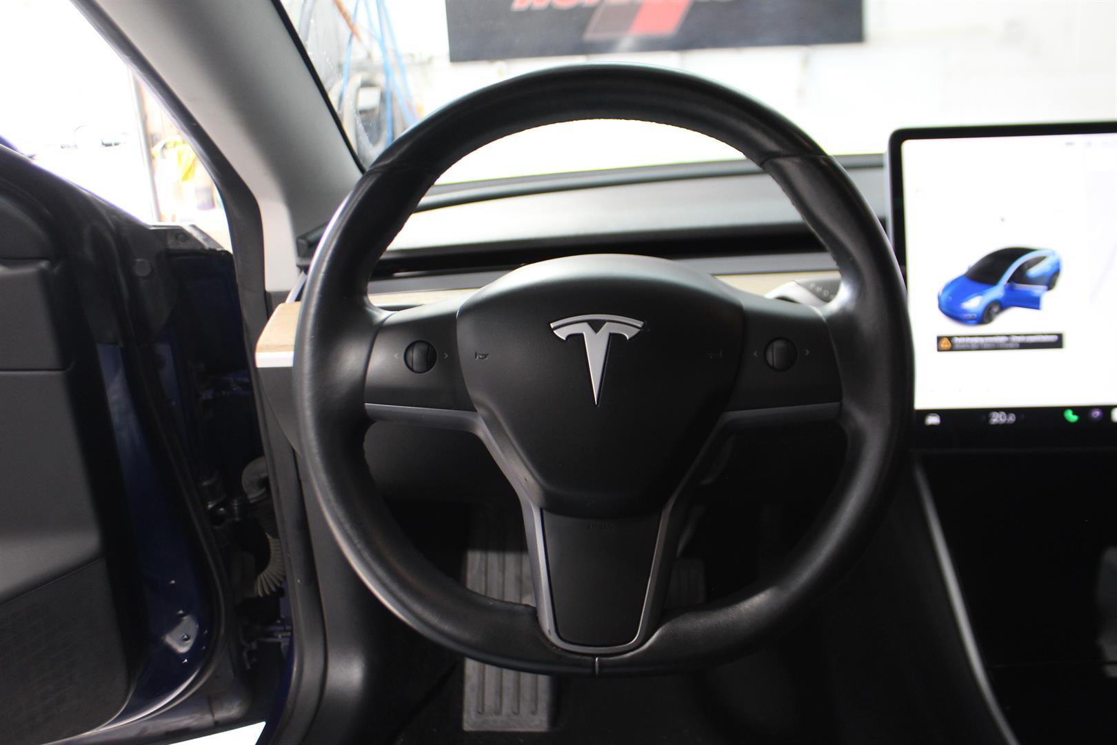 Tesla Model 3 2018 - Image 14