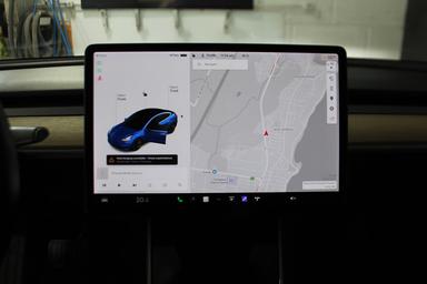 Tesla Model 3 2018 - Thumbnail 15