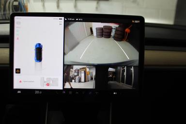 Tesla Model 3 2018 - Thumbnail 16