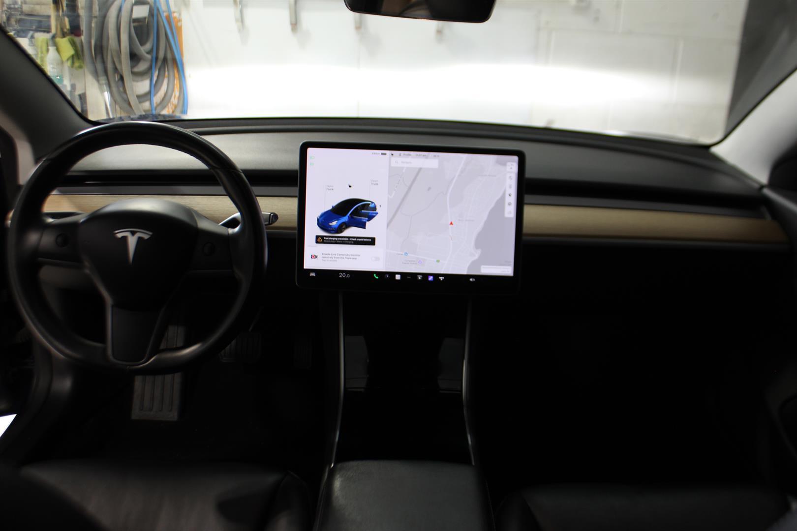 Tesla Model 3 2018 - Image 12