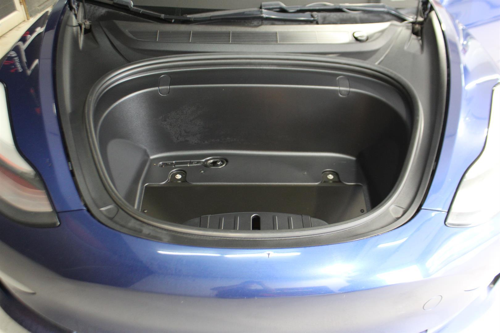 Tesla Model 3 2018 - Image 23