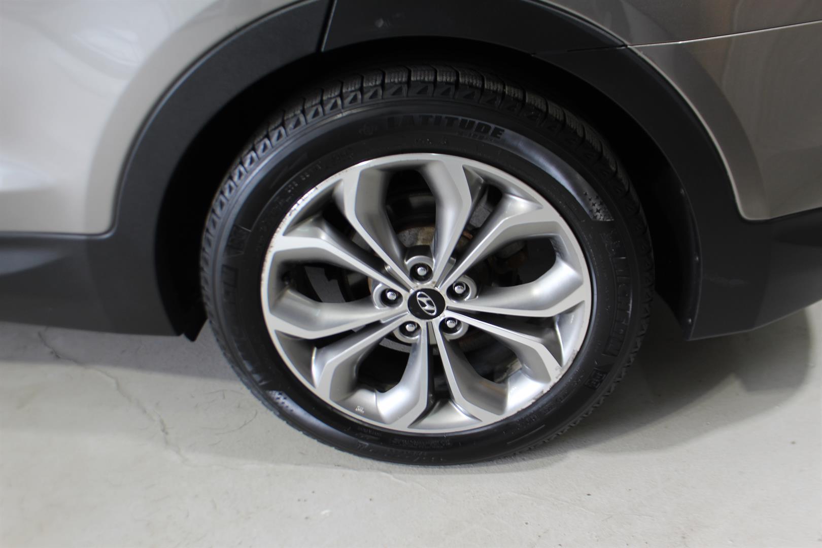 Hyundai SANTA FE SPORT 2015 - Image 9