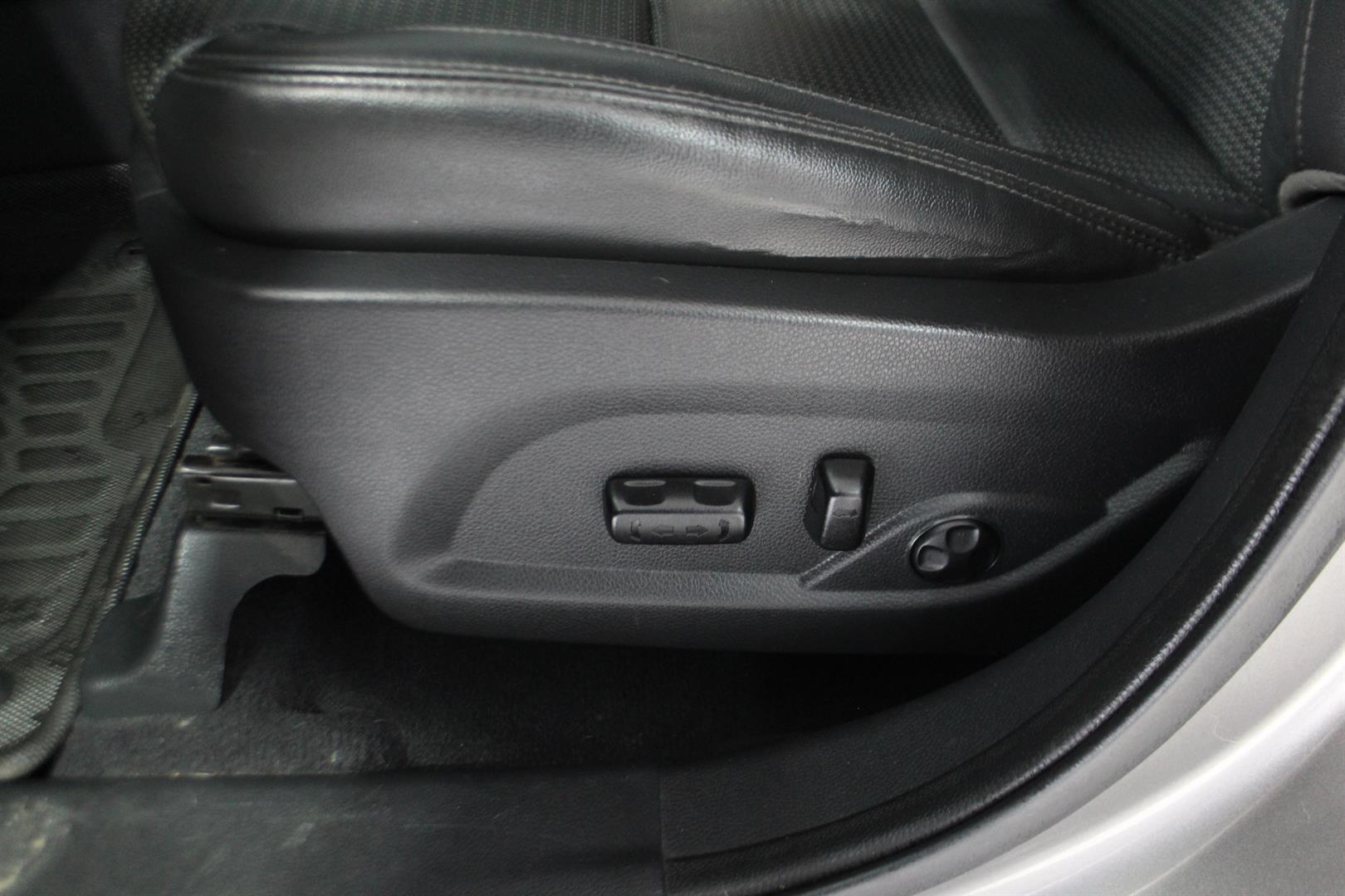 Hyundai SANTA FE SPORT 2015 - Image 12