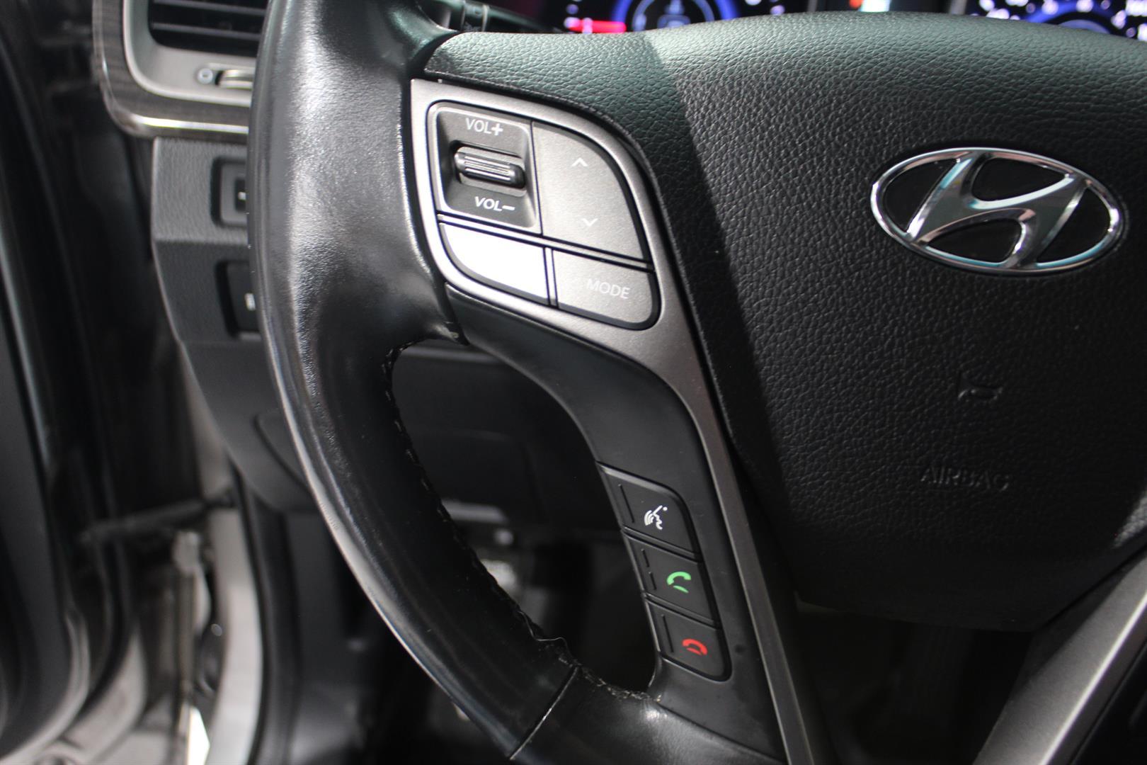 Hyundai SANTA FE SPORT 2015 - Image 17