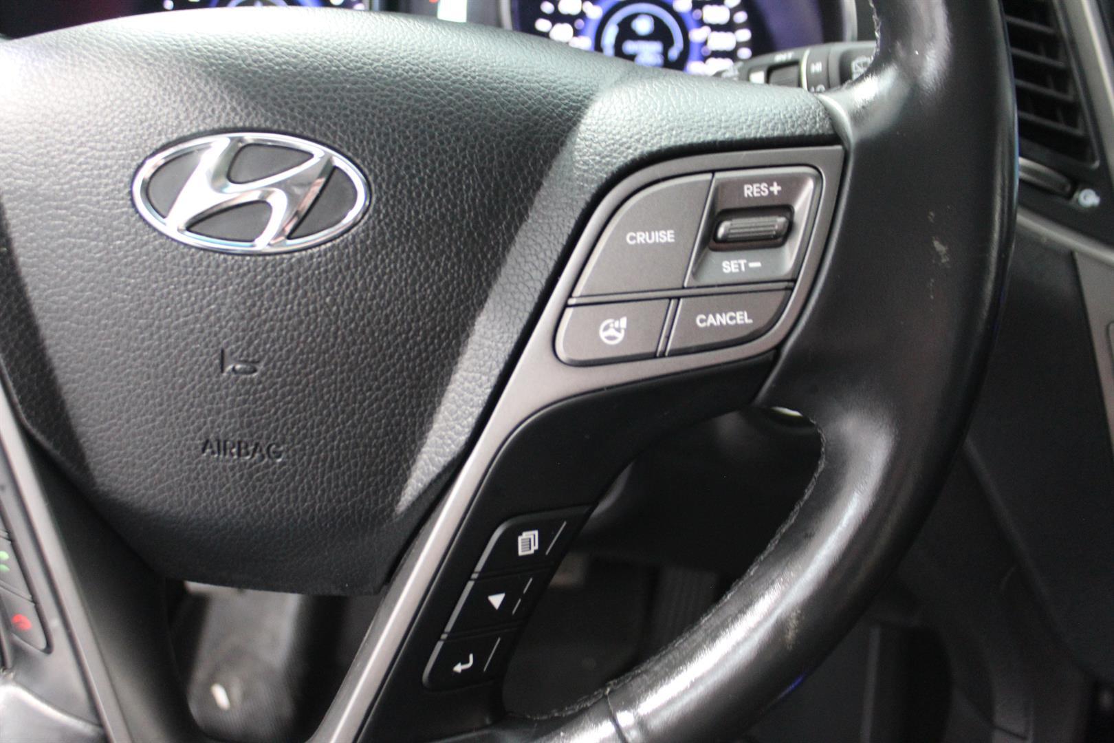 Hyundai SANTA FE SPORT 2015 - Image 18