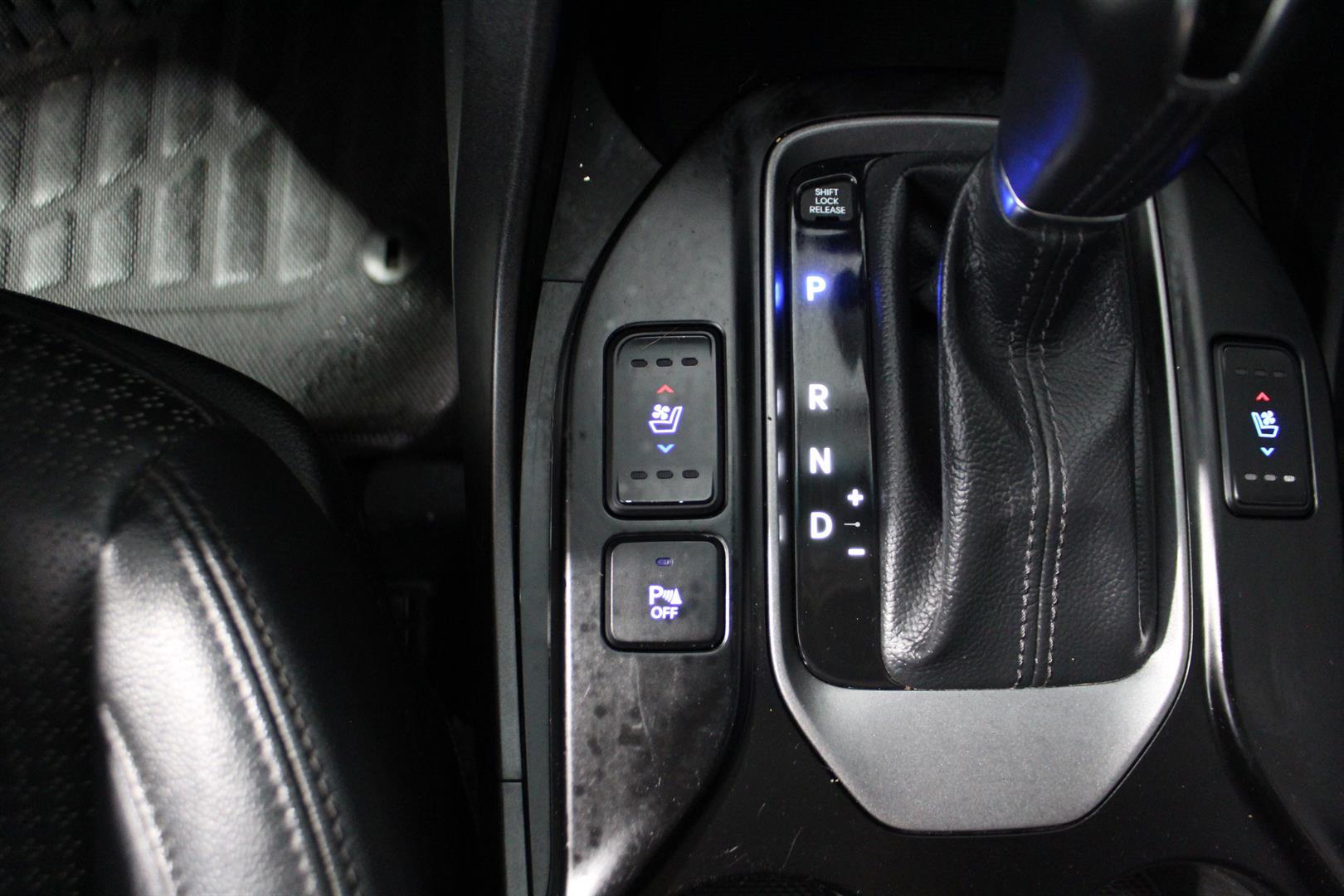 Hyundai SANTA FE SPORT 2015 - Image 25