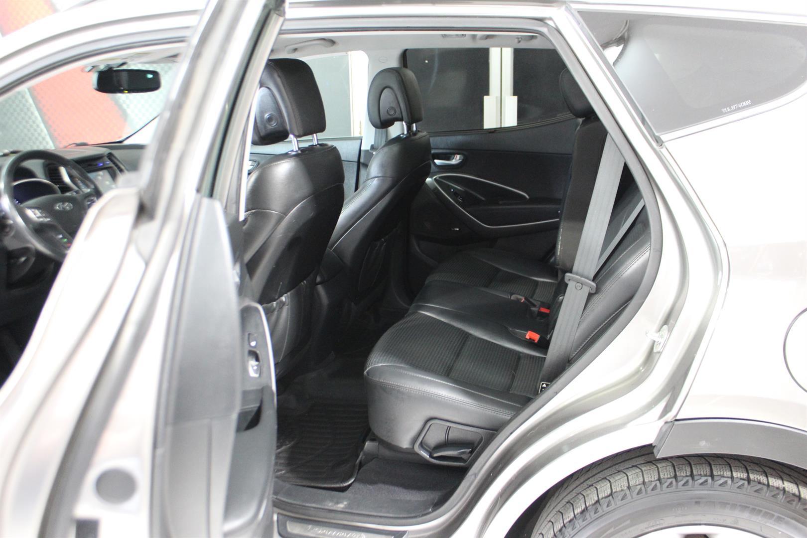 Hyundai SANTA FE SPORT 2015 - Image 26