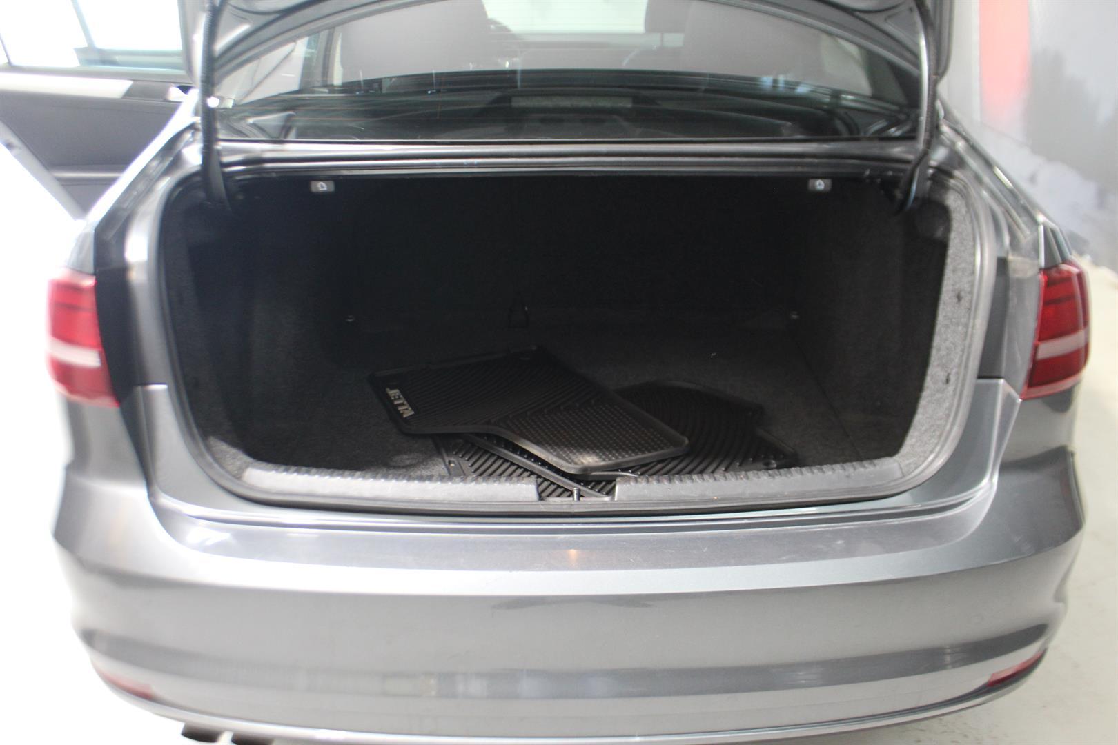 Volkswagen Jetta Sedan 2016 - Image 25