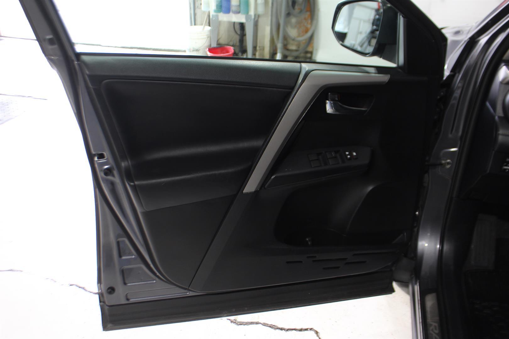 Toyota RAV4 2016 - Image 10