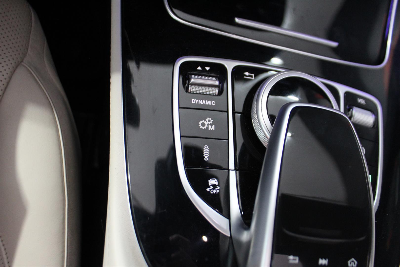 Mercedes-benz E-Class 2019 - Image 26