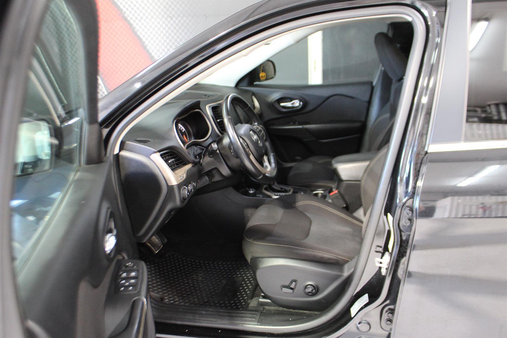 Jeep Cherokee 2017 - Image 10