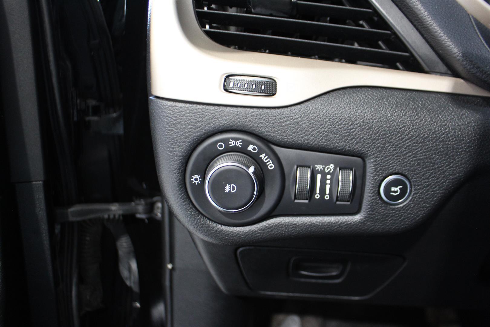 Jeep Cherokee 2017 - Image 12