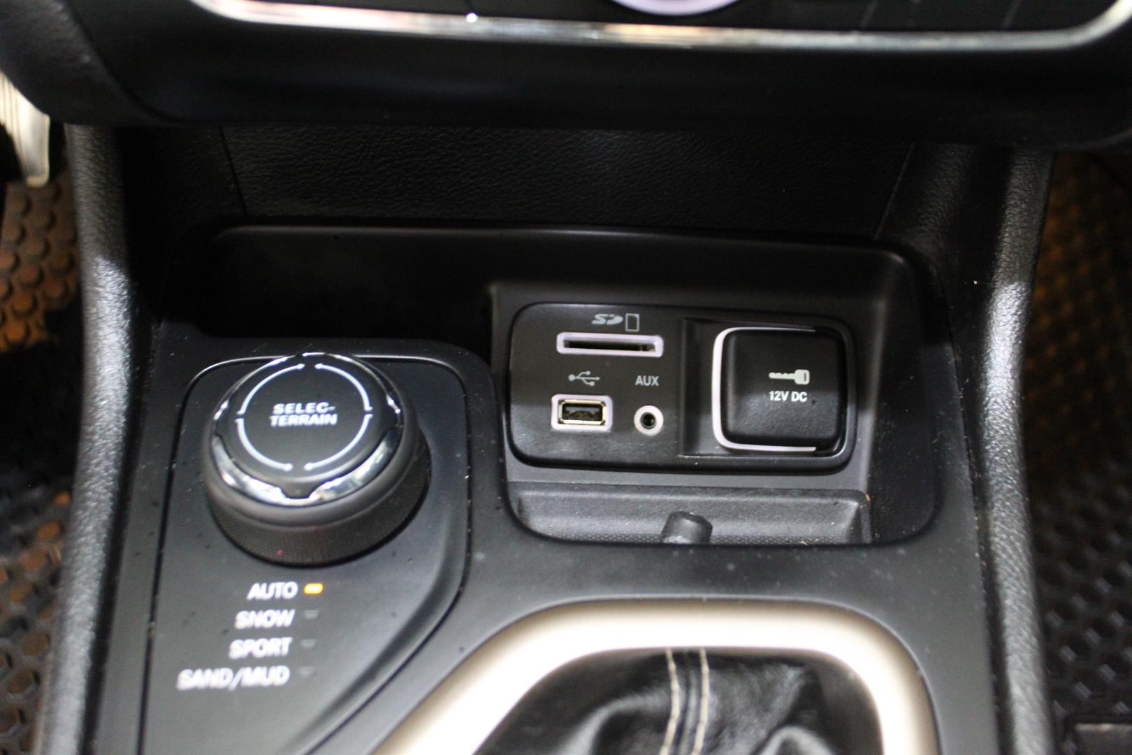 Jeep Cherokee 2017 - Image 26