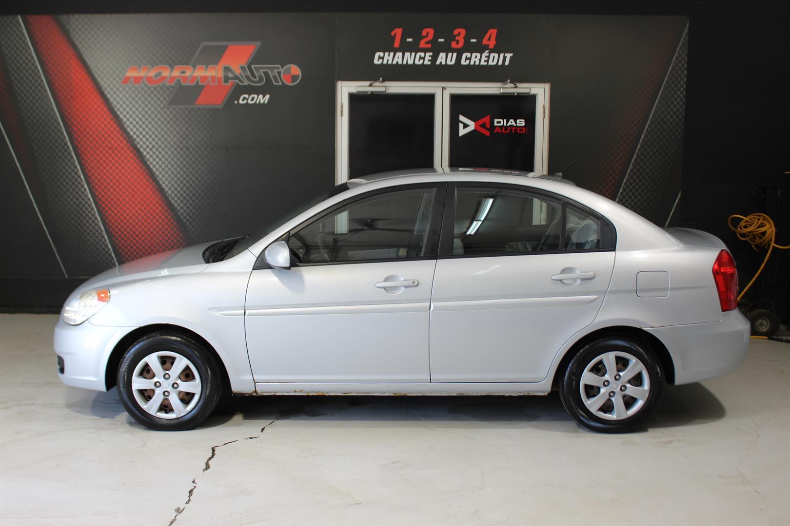 Hyundai Accent 2010 - Image 1