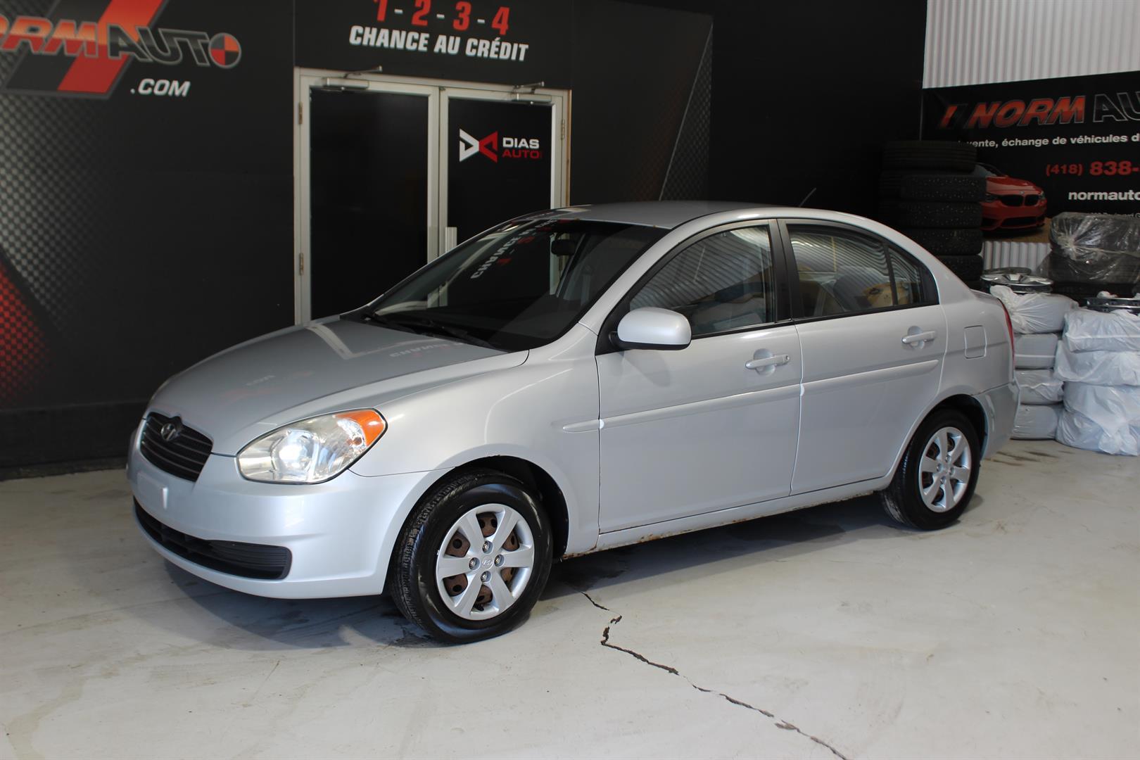 Hyundai Accent 2010 - Image 2