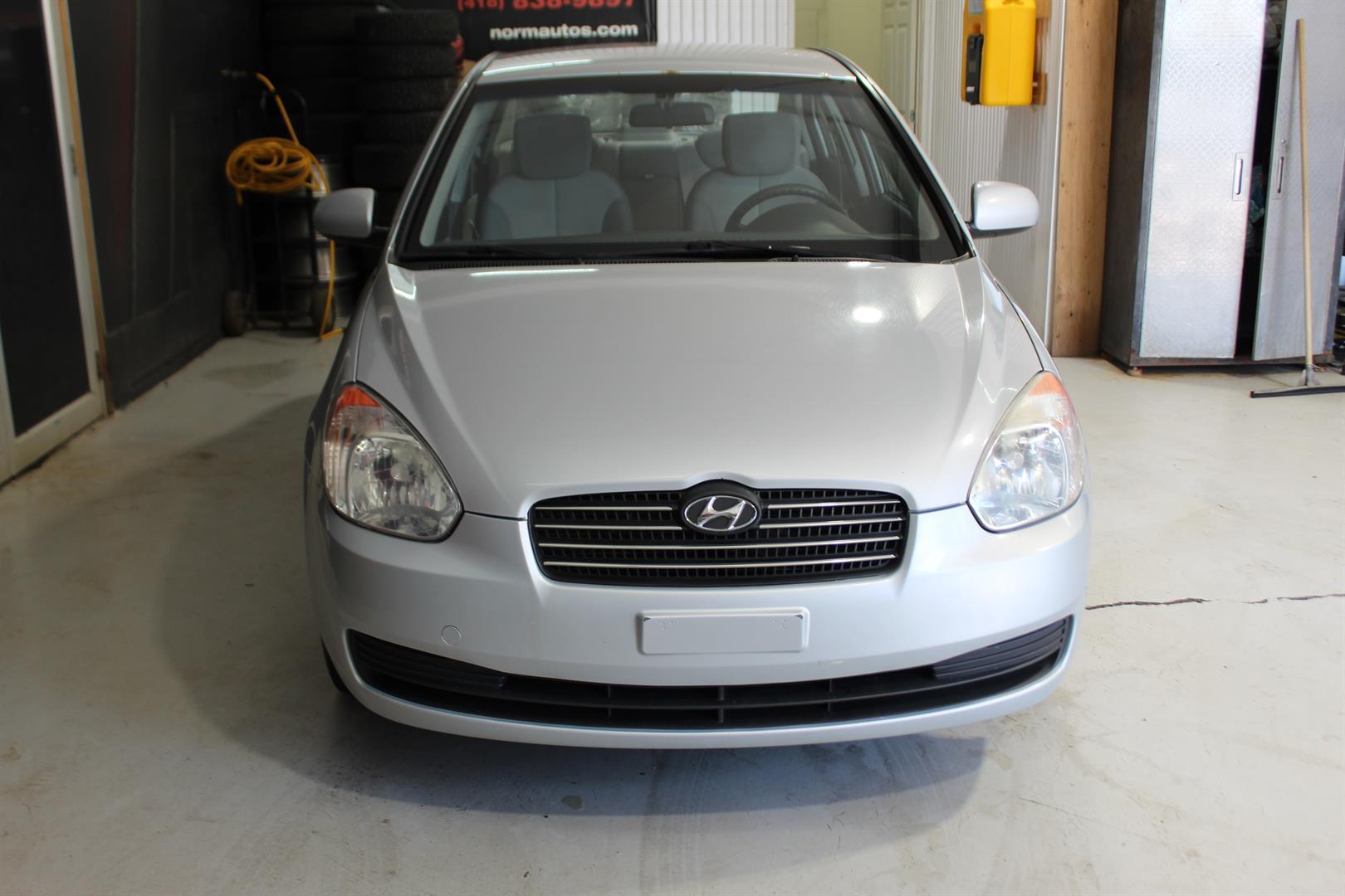 Hyundai Accent 2010 - Image 4