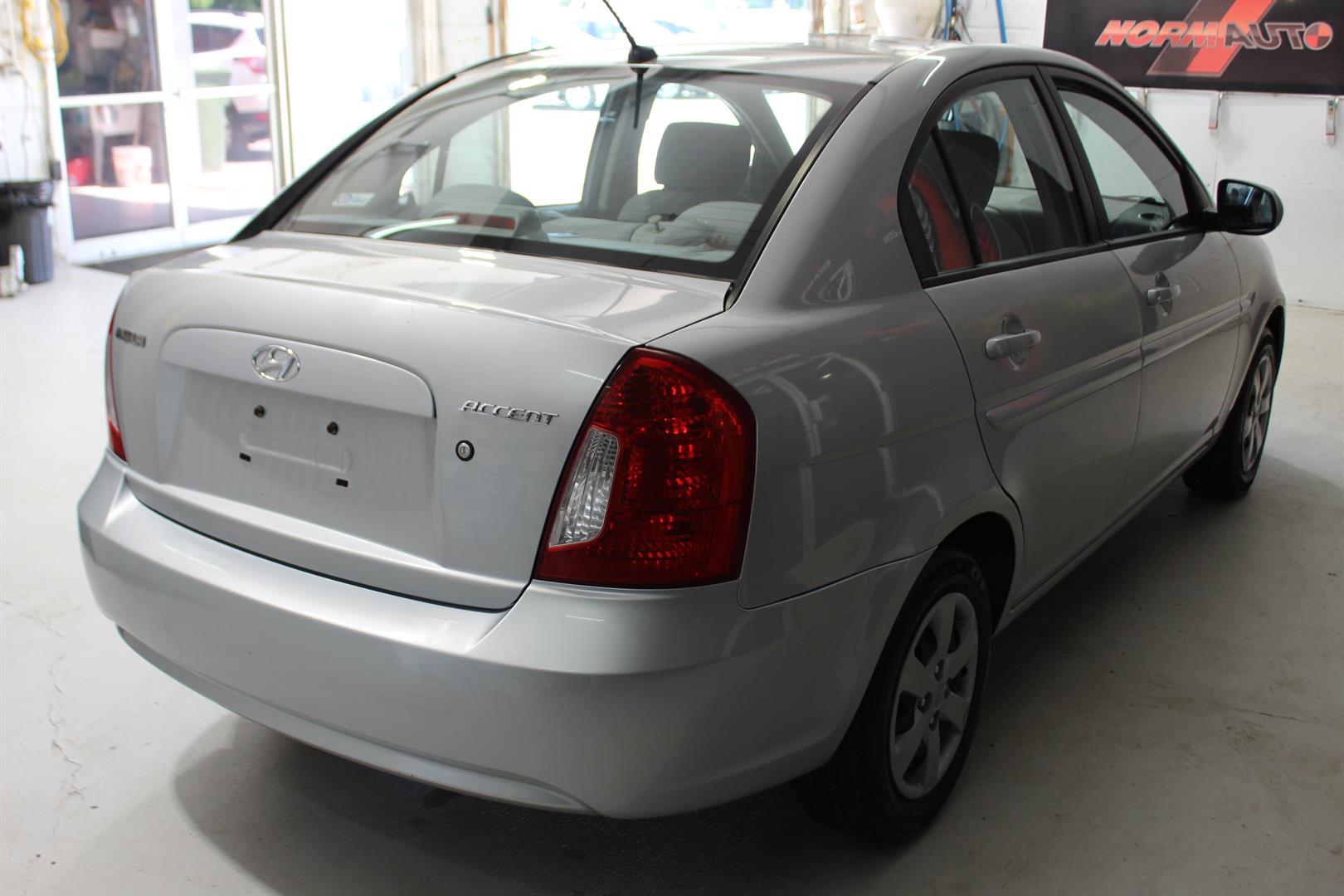 Hyundai Accent 2010 - Image 6