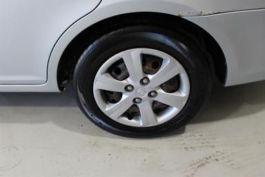 Hyundai Accent 2010 - Thumbnail 8