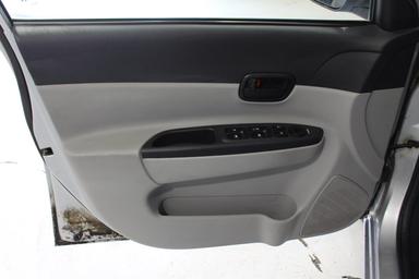 Hyundai Accent 2010 - Thumbnail 9