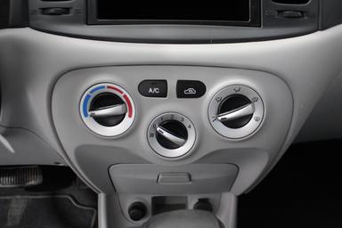 Hyundai Accent 2010 - Thumbnail 17