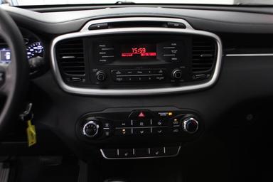 Kia Sorento 2017 - Thumbnail 17