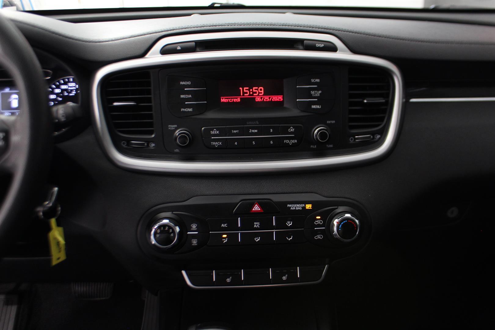 Kia Sorento 2017 - Image 17