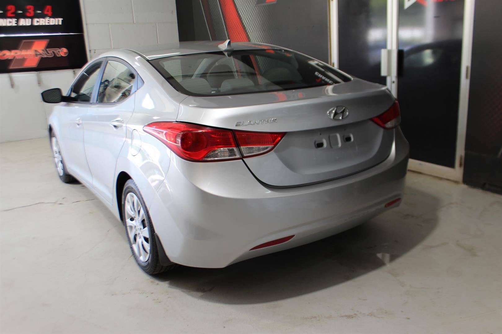 Hyundai Elantra 2013 - Image 7