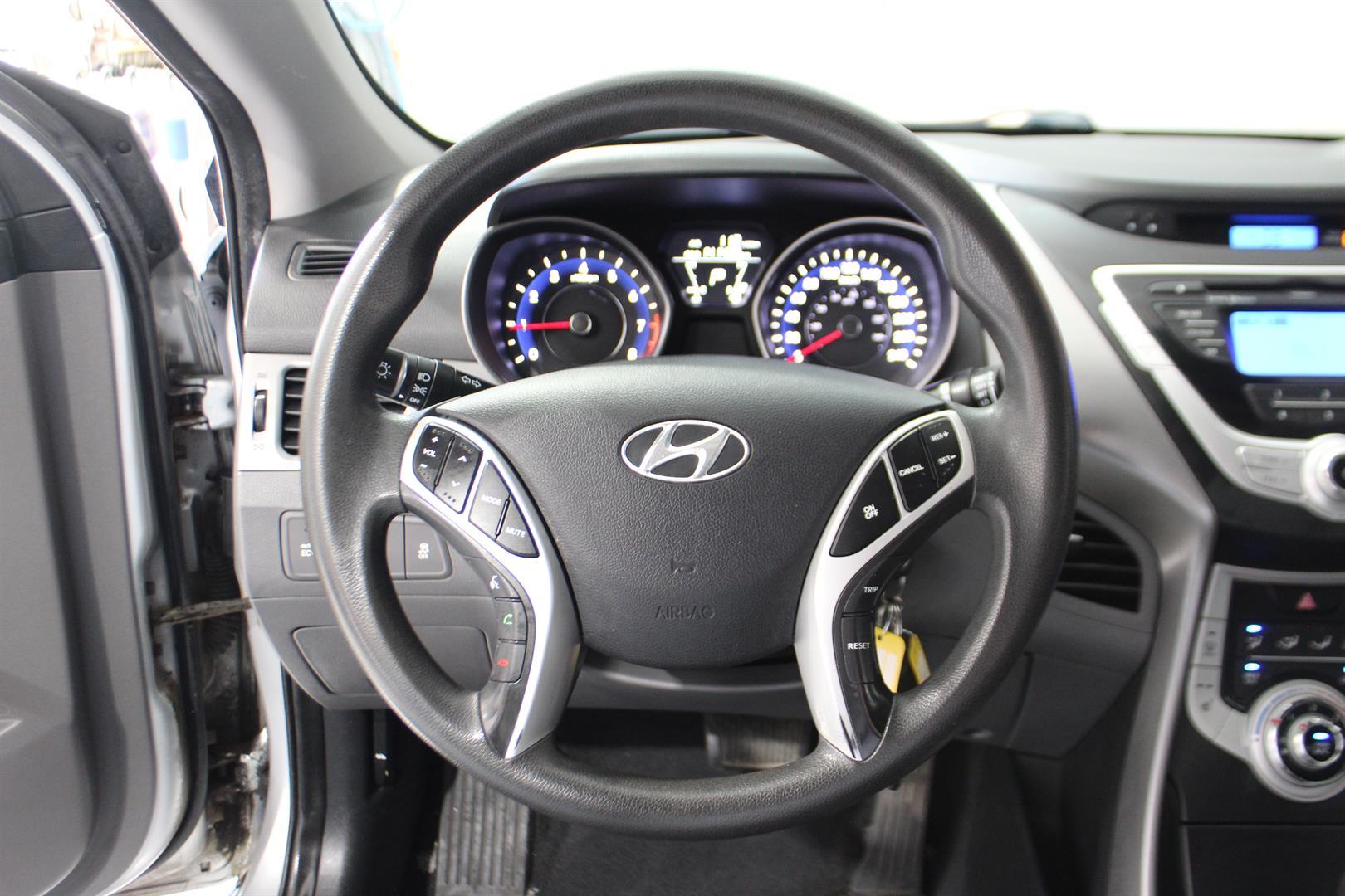 Hyundai Elantra 2013 - Image 13