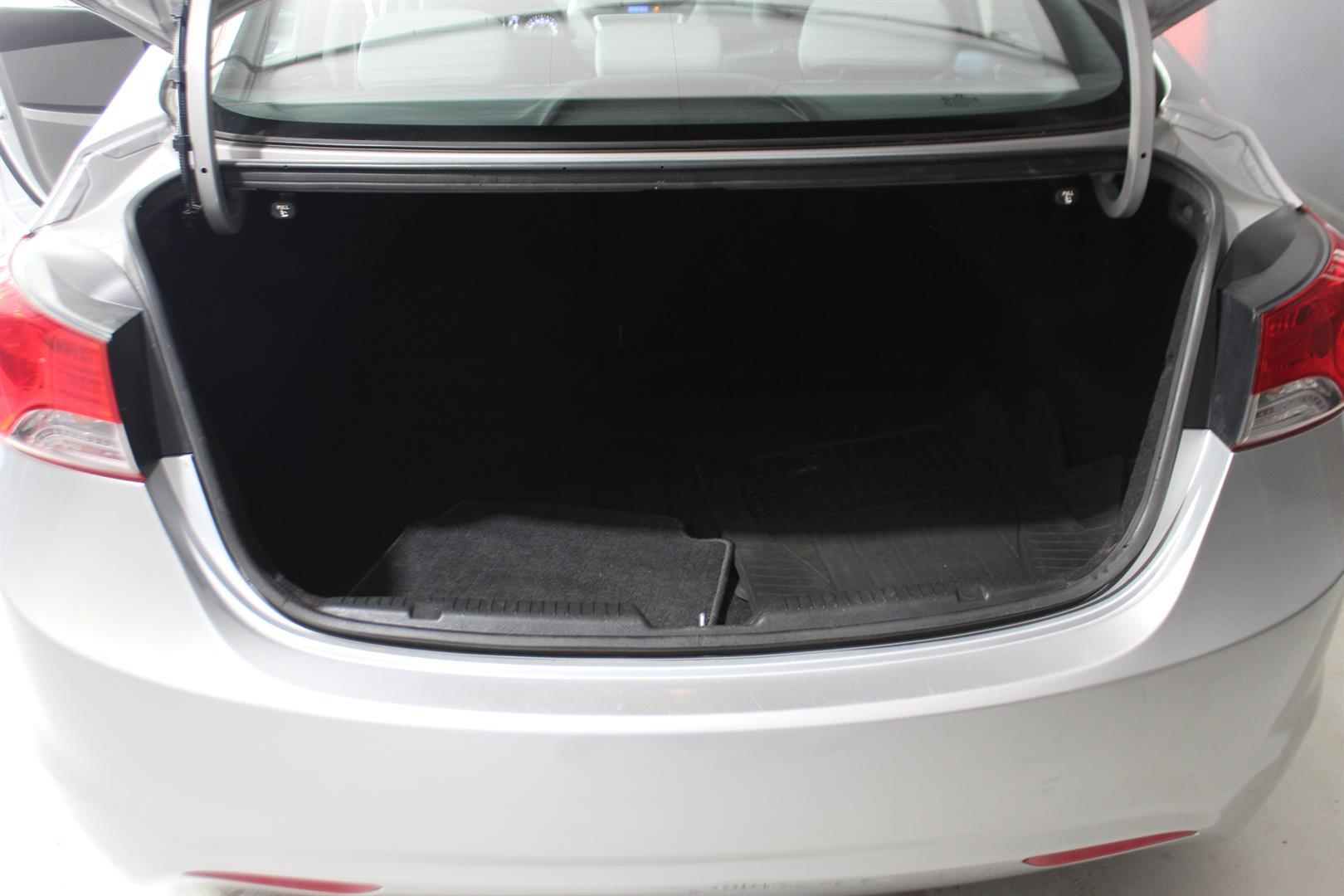 Hyundai Elantra 2013 - Image 23