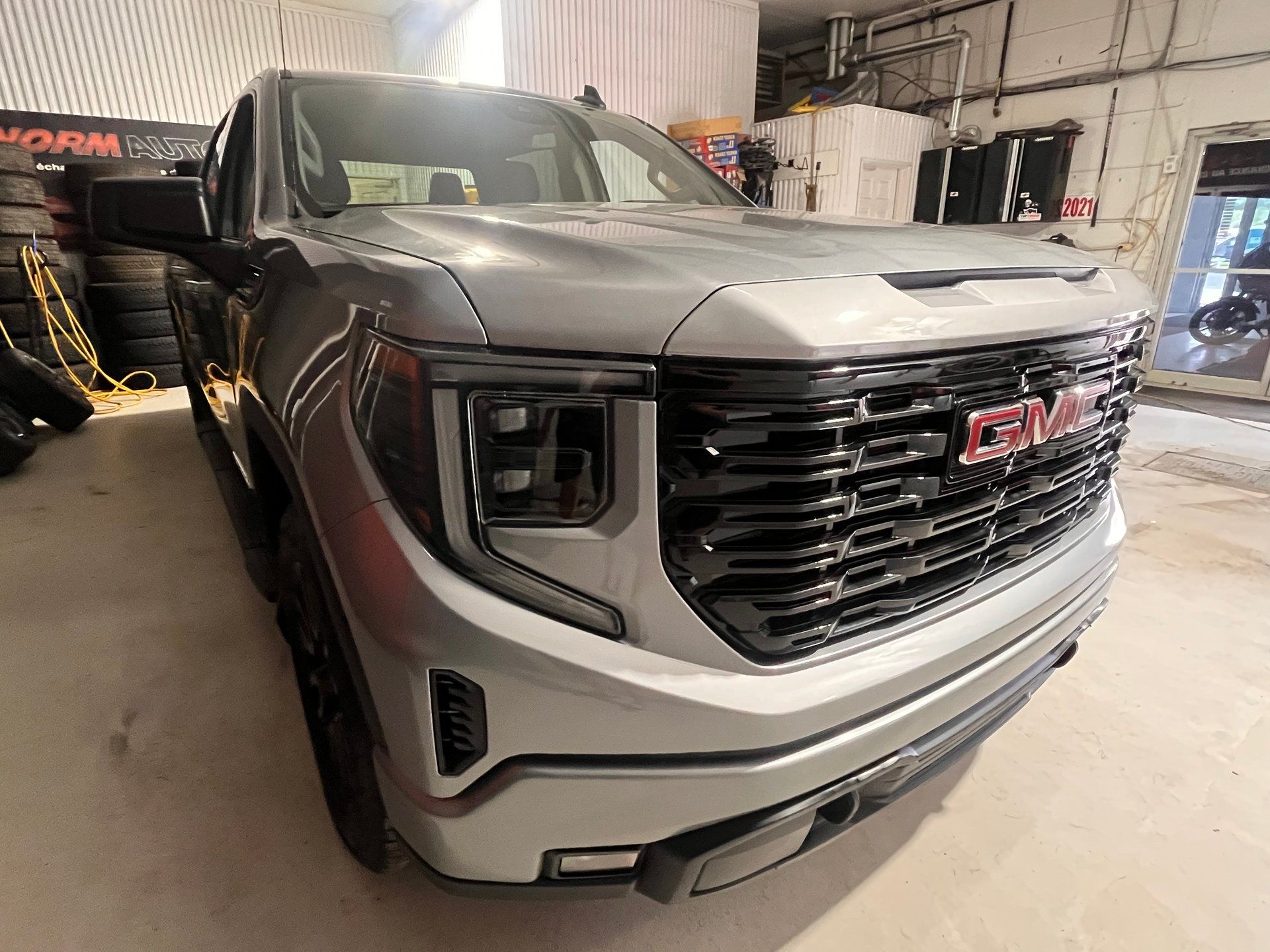 GMC Sierra 1500 2023 - Thumbnail 9