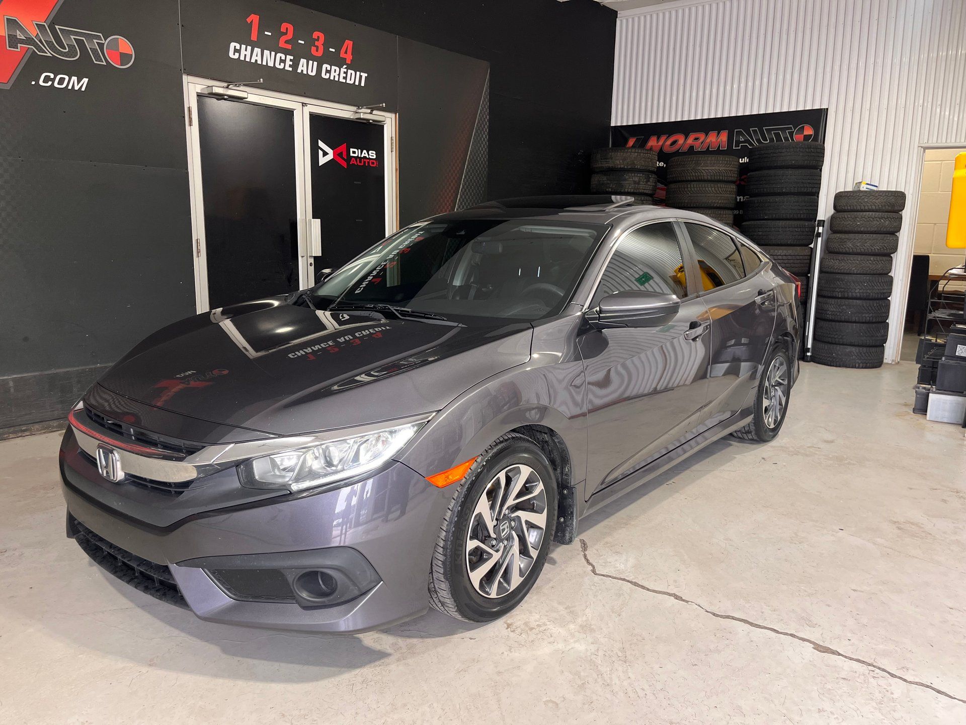 Honda Civic 2018 - Thumbnail 2