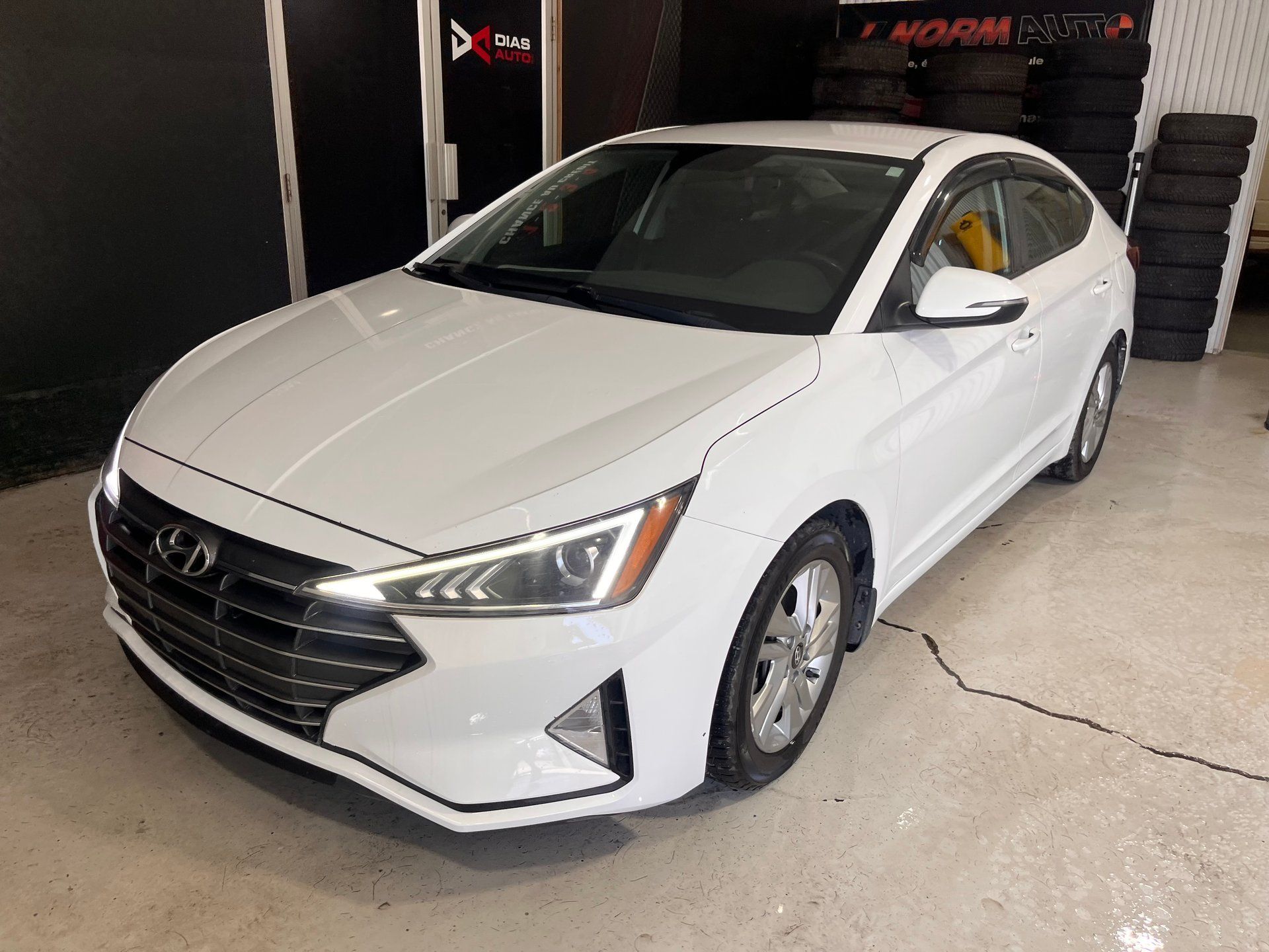 Hyundai Elantra 2020 - Thumbnail 4