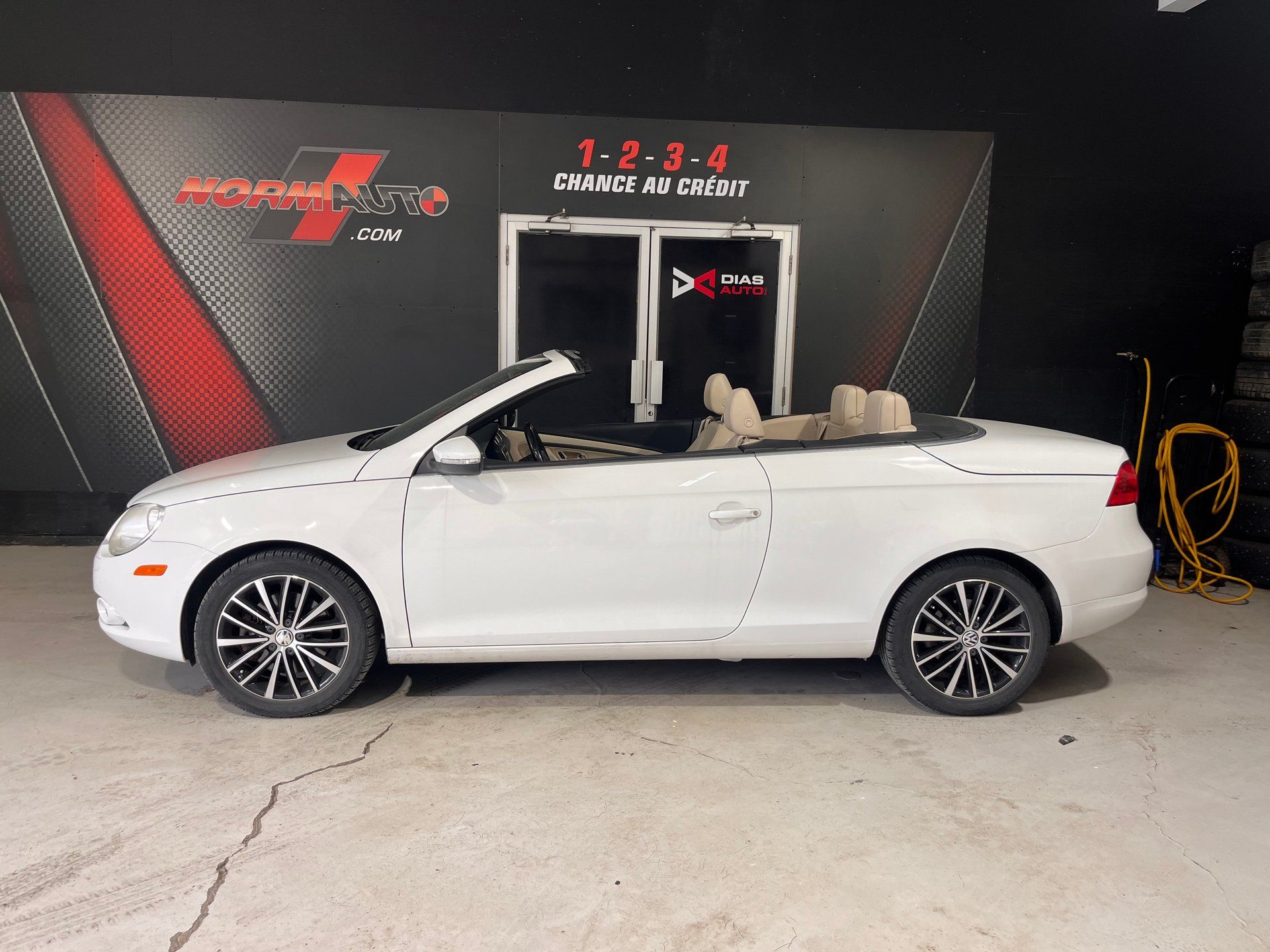 Volkswagen Eos 2010 - Image 1