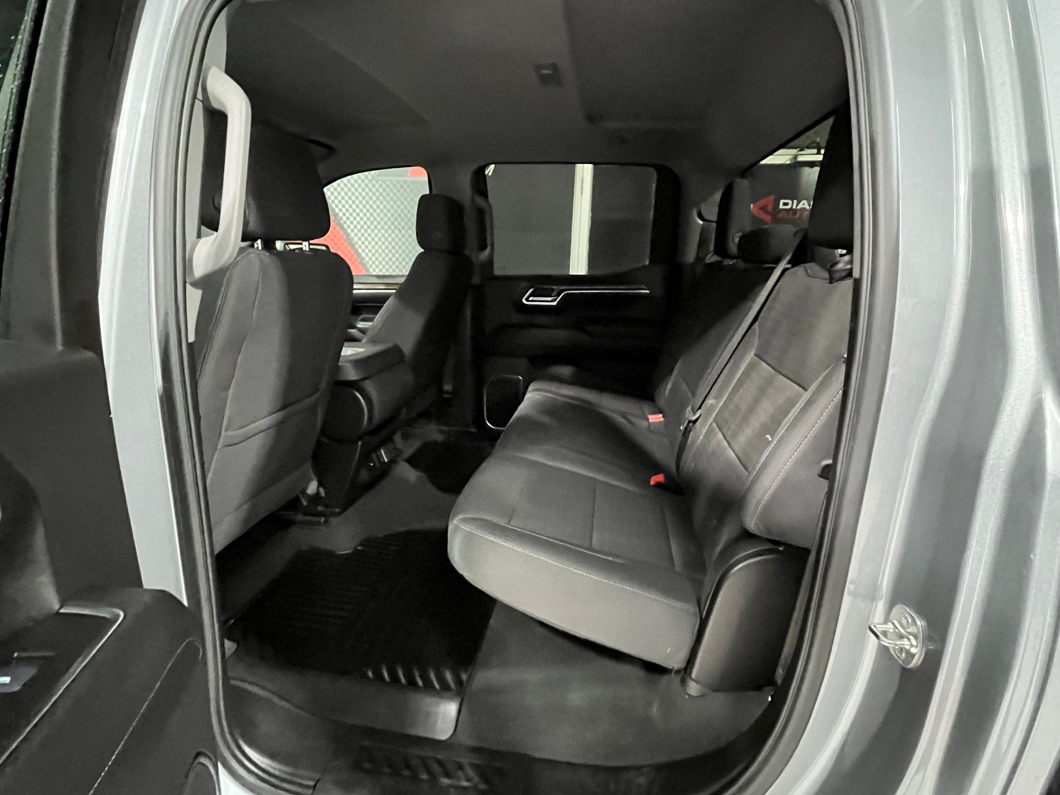 Chevrolet Silverado 1500 2025 - Image 17