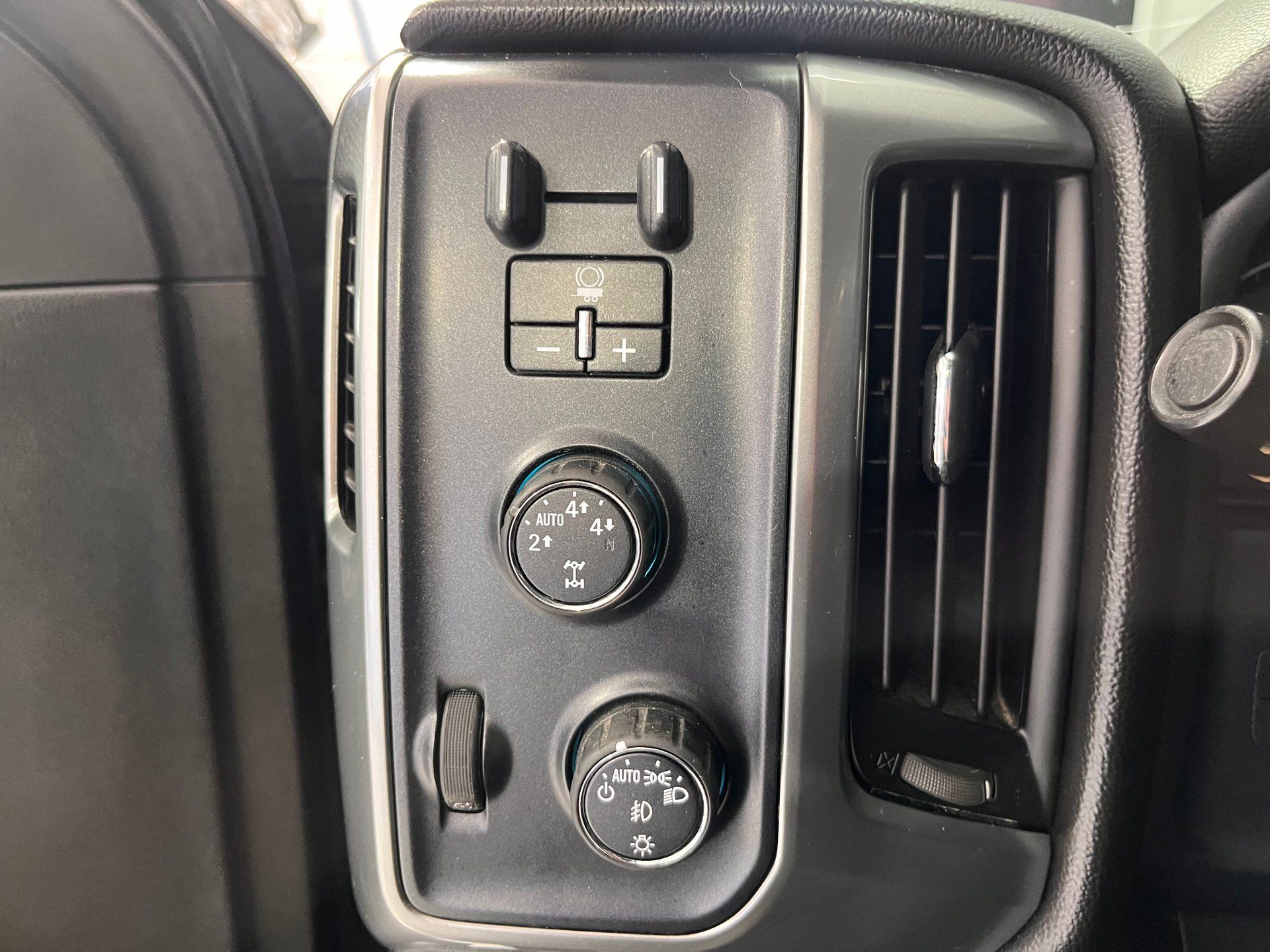 Chevrolet Silverado 1500 2016 - Image 16