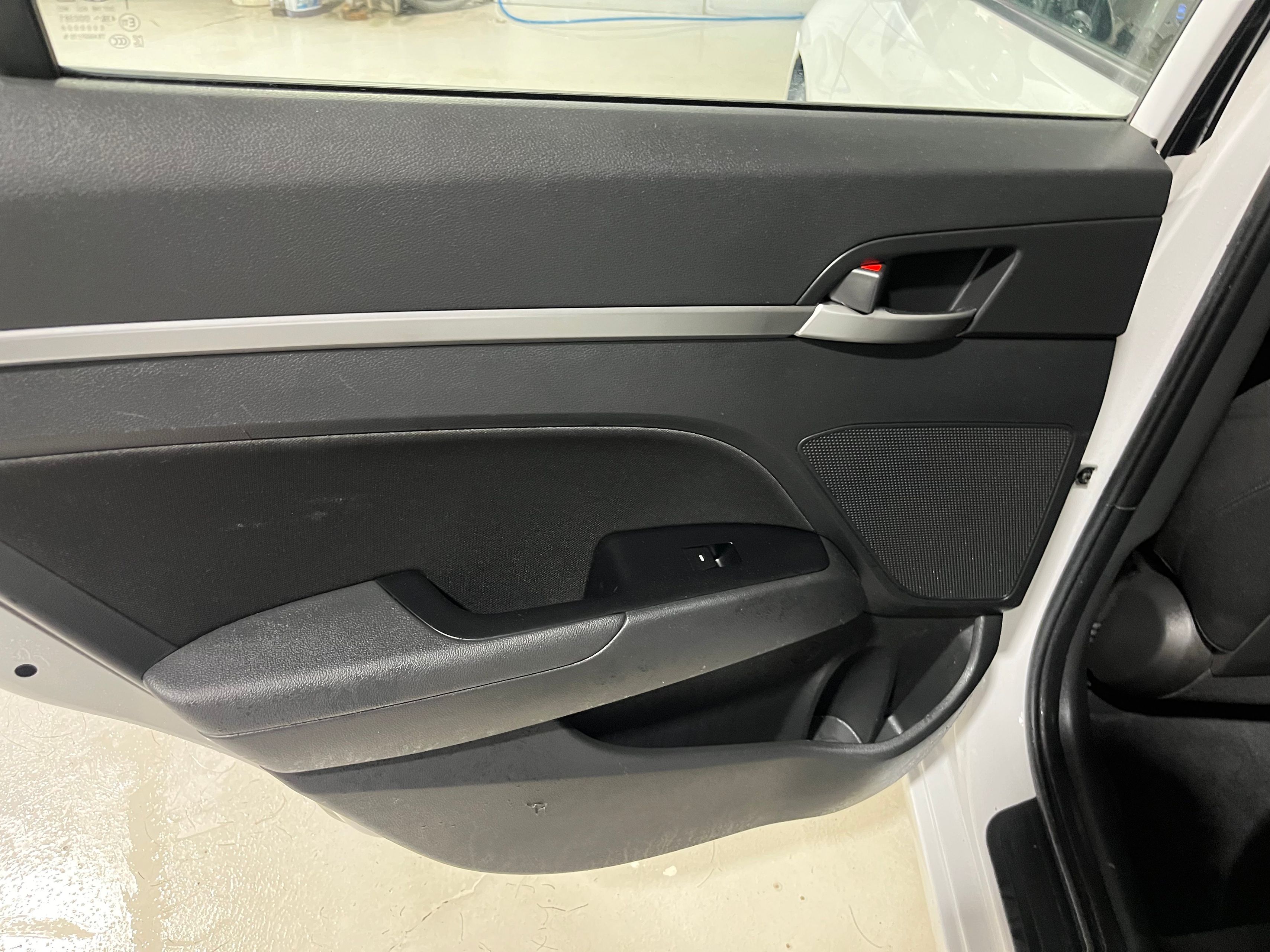 Hyundai Elantra 2020 - Image 10