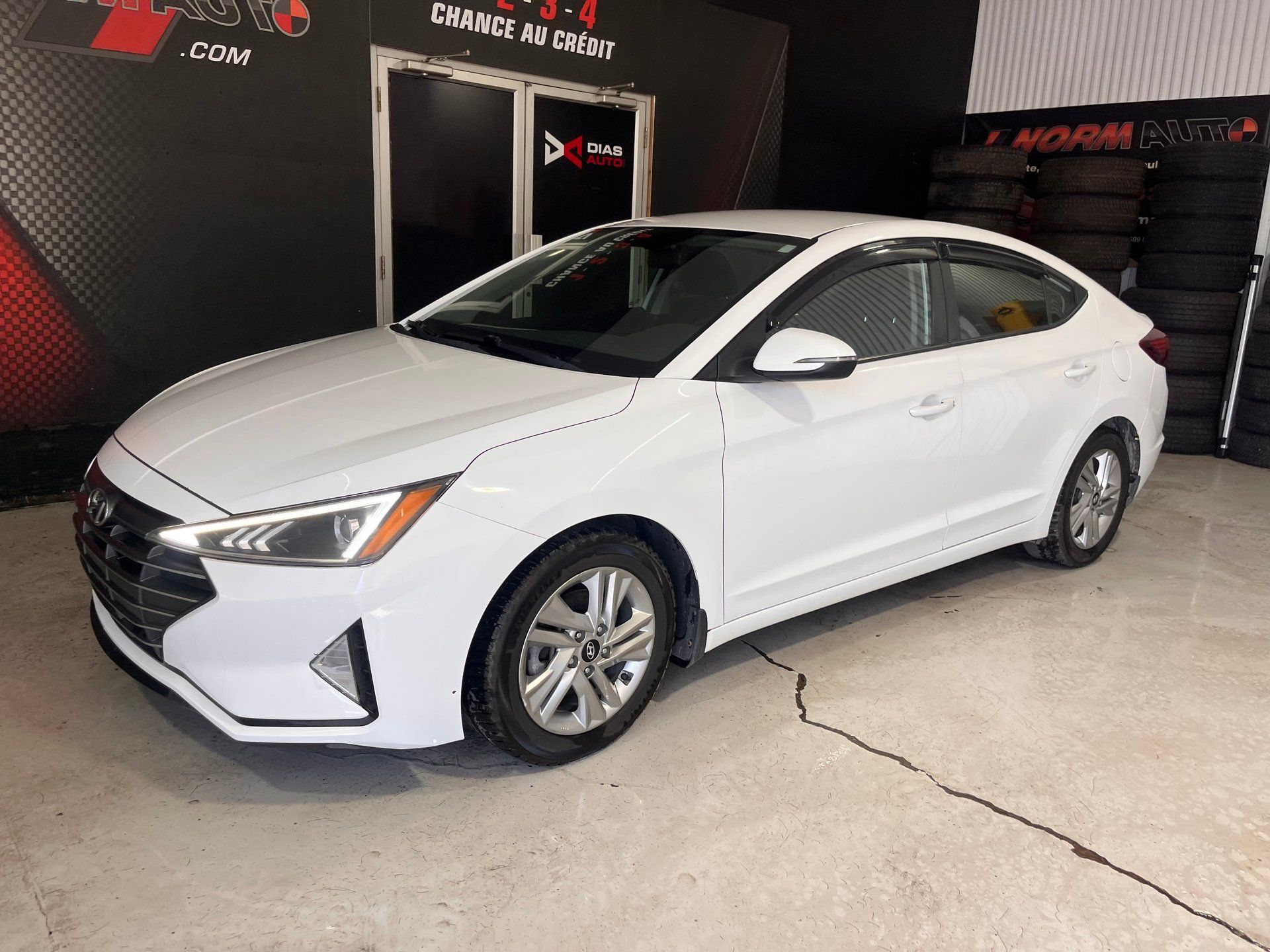 Hyundai Elantra 2020 - Image 3