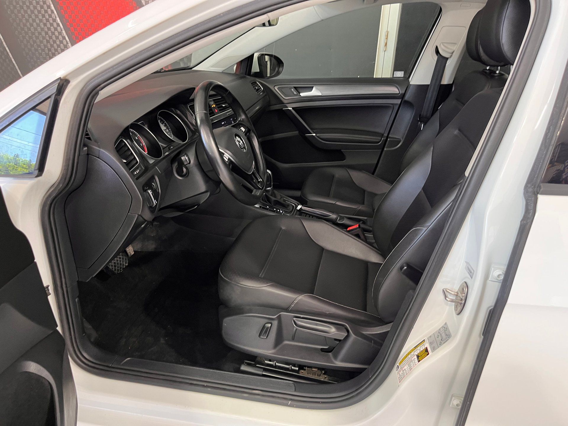 Volkswagen Golf SportWagen 2019 - Image 11