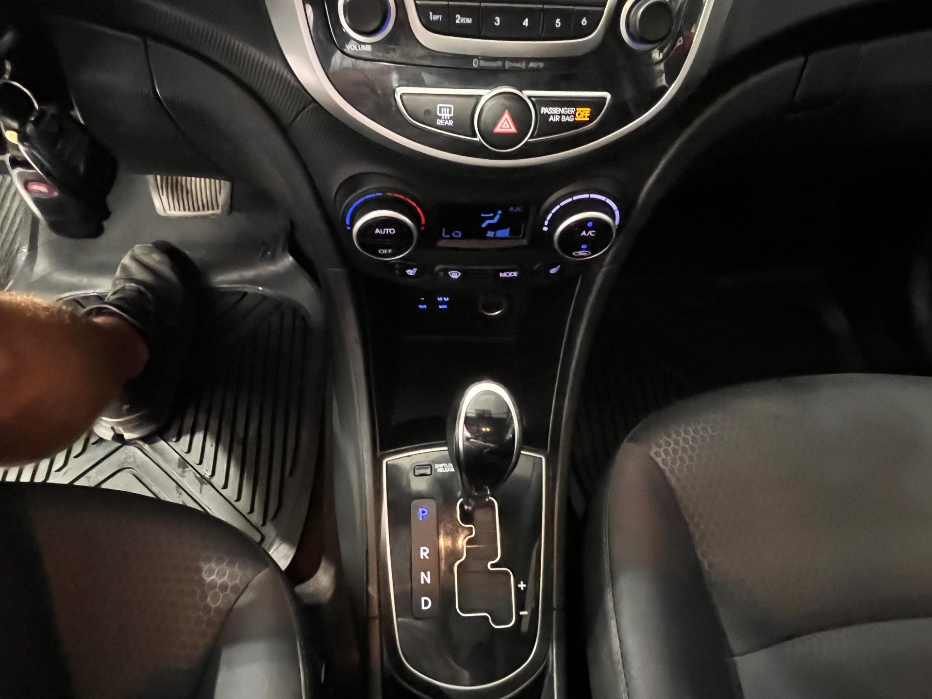Hyundai Accent 2016 - Image 15