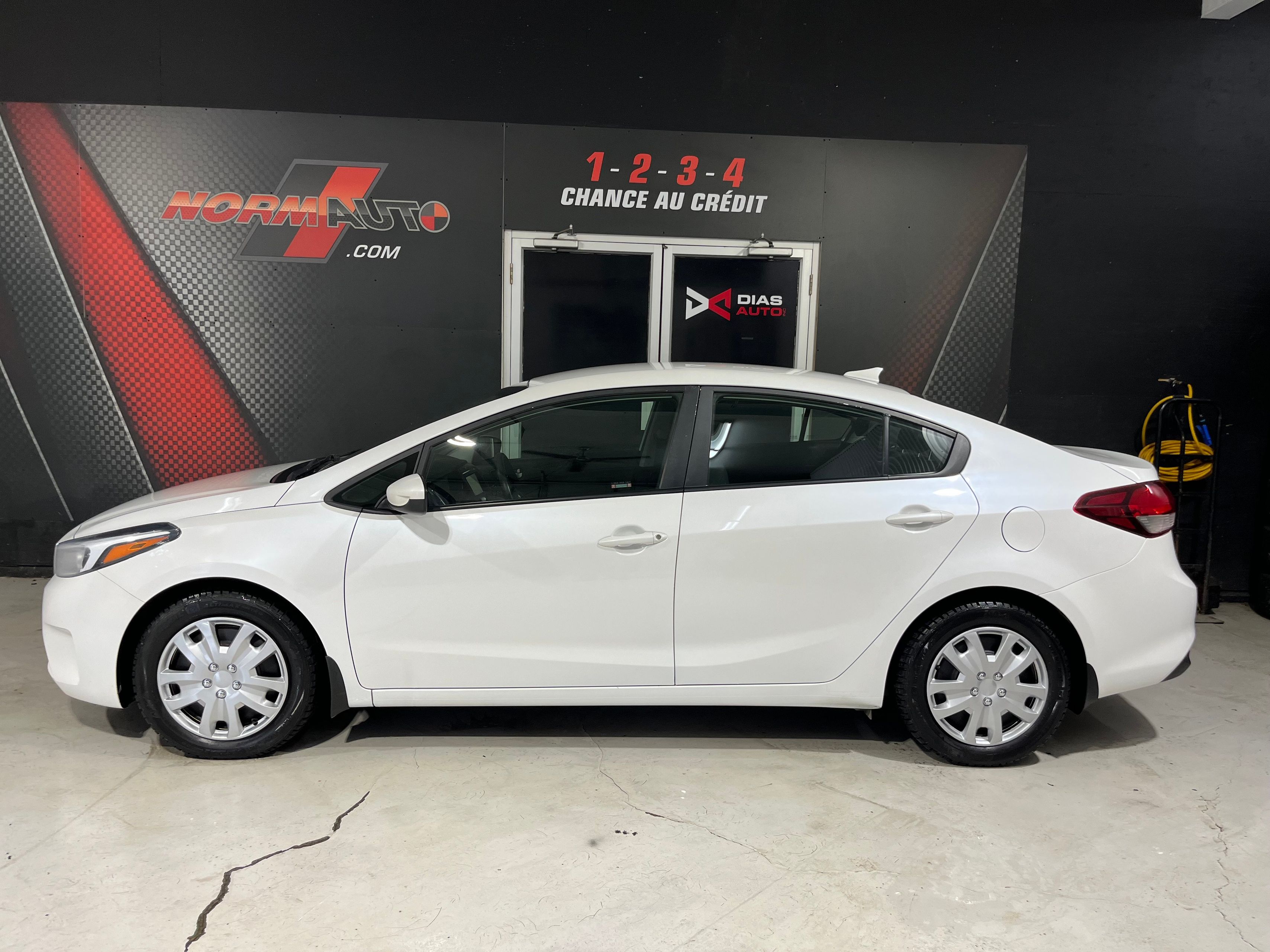Kia Forte 2018 - Image 2