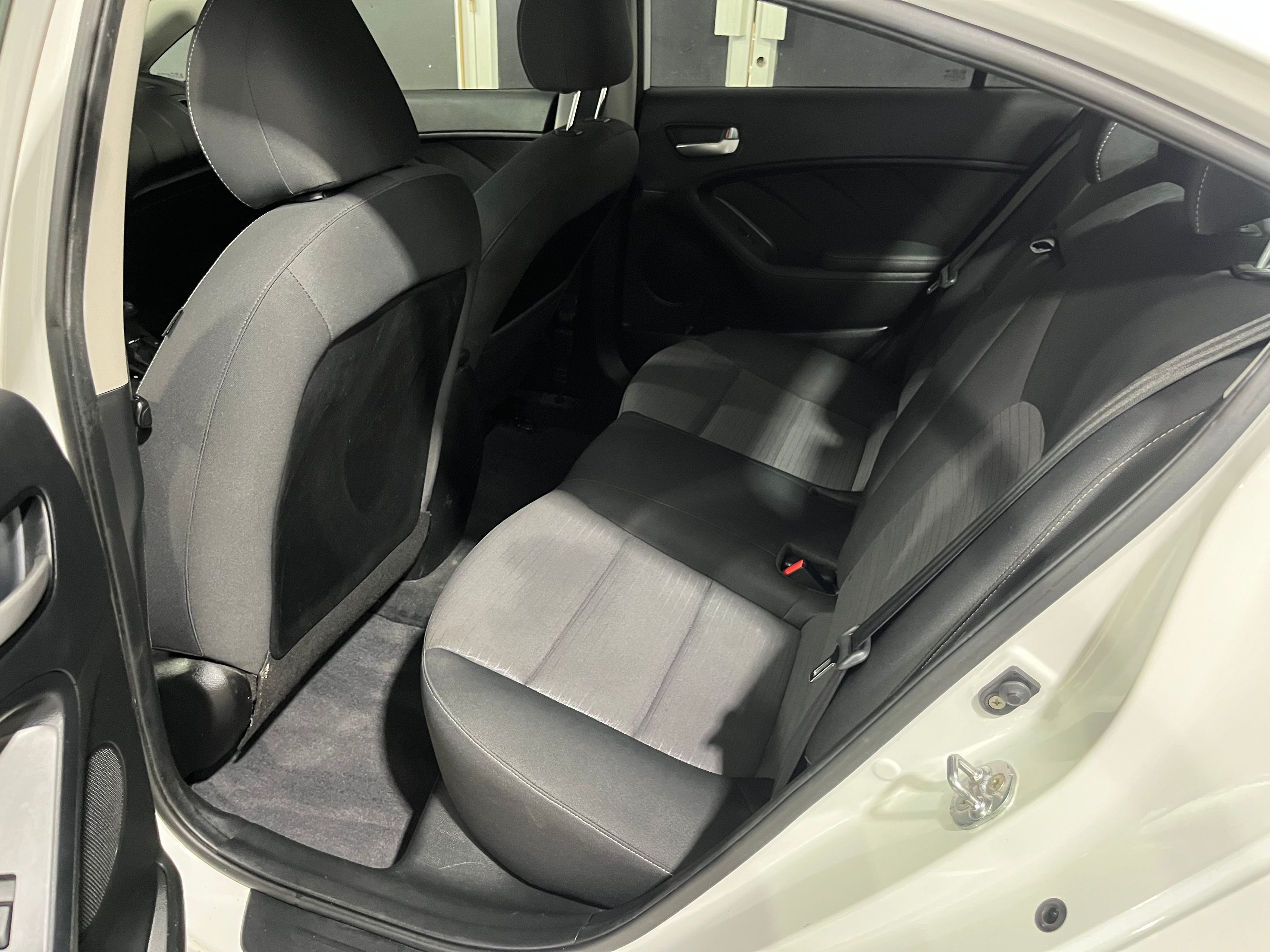 Kia Forte 2018 - Image 12