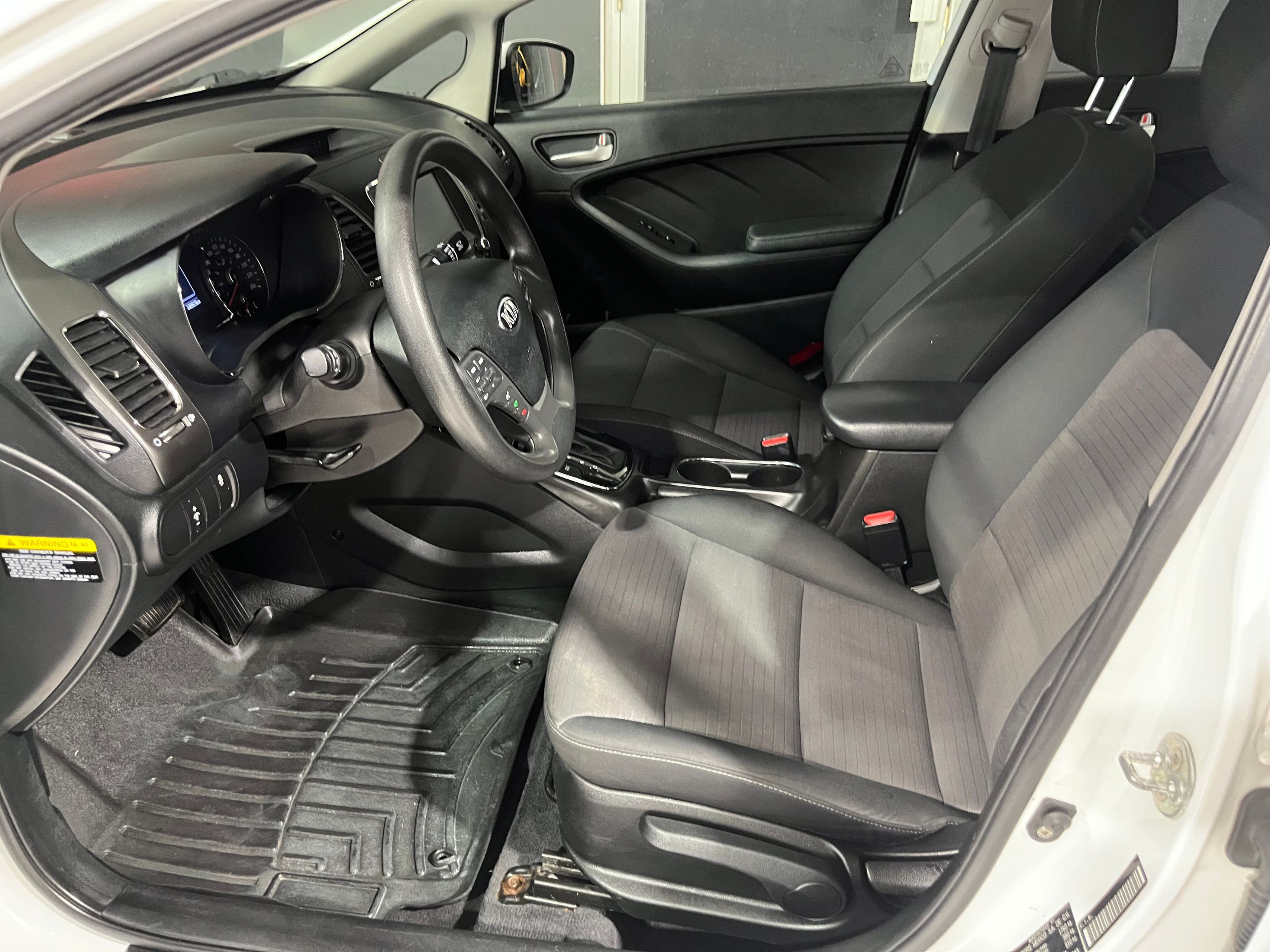 Kia Forte 2018 - Image 13