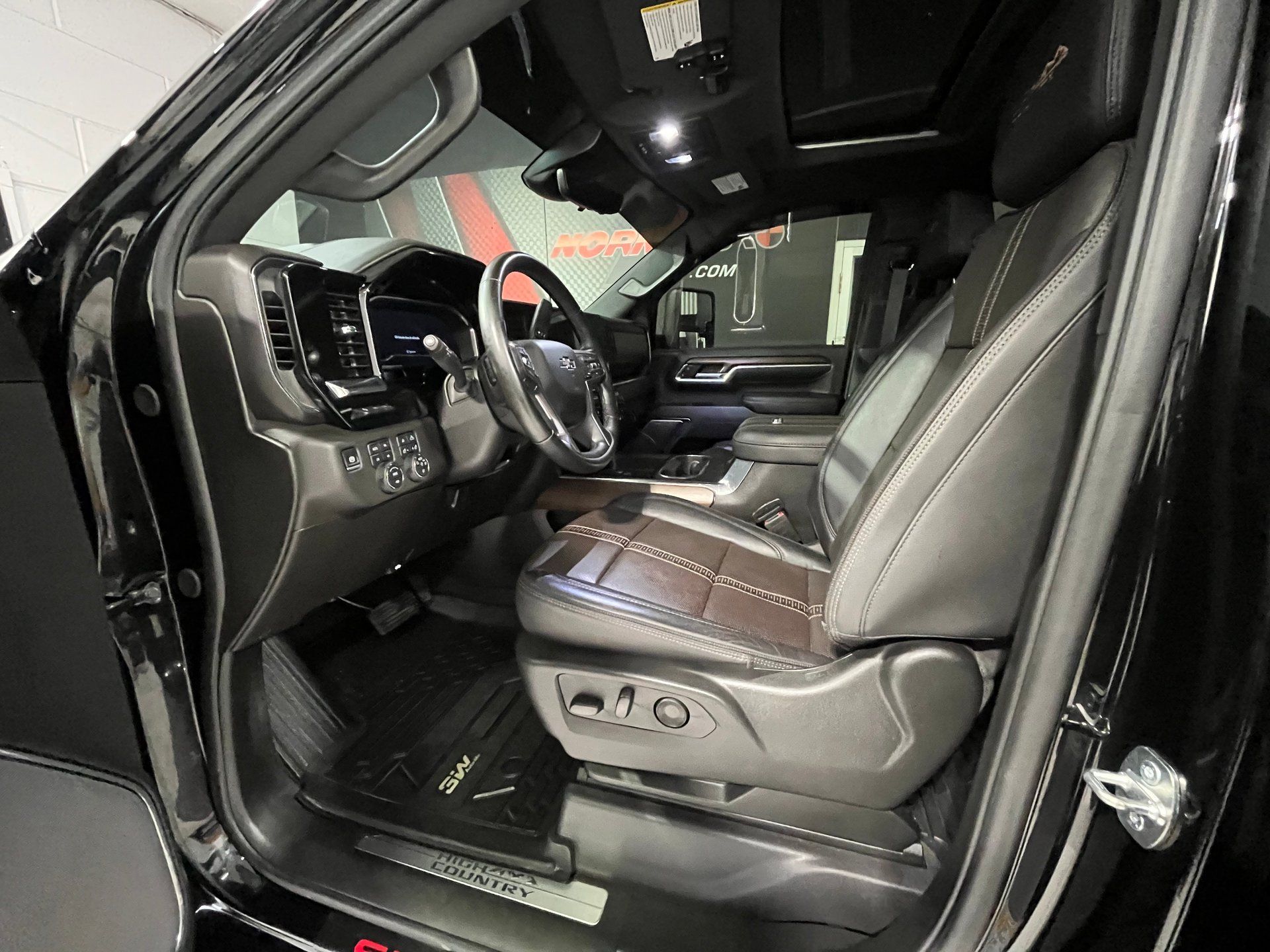 Chevrolet Silverado 2500HD 2024 - Image 15 