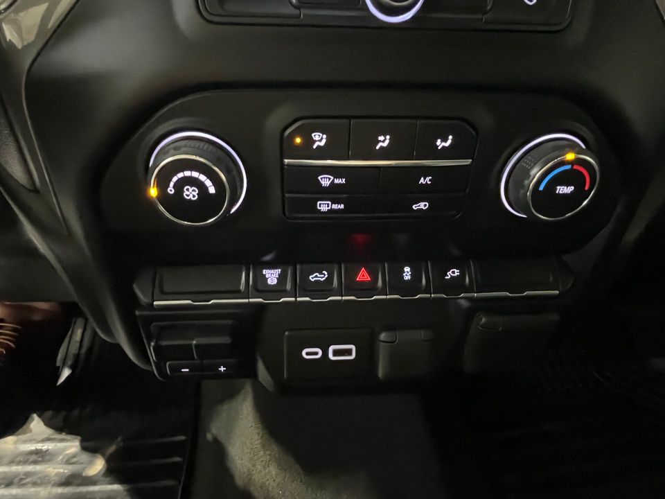Chevrolet Silverado 2500HD 2022 - Image 24