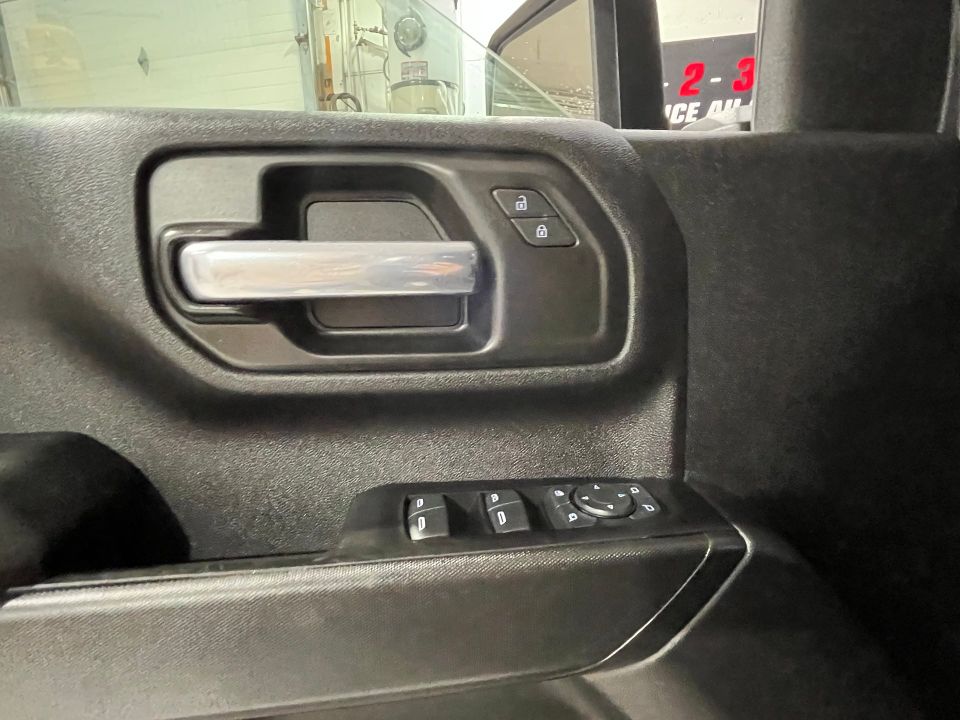 Chevrolet Silverado 2500HD 2022 - Image 15