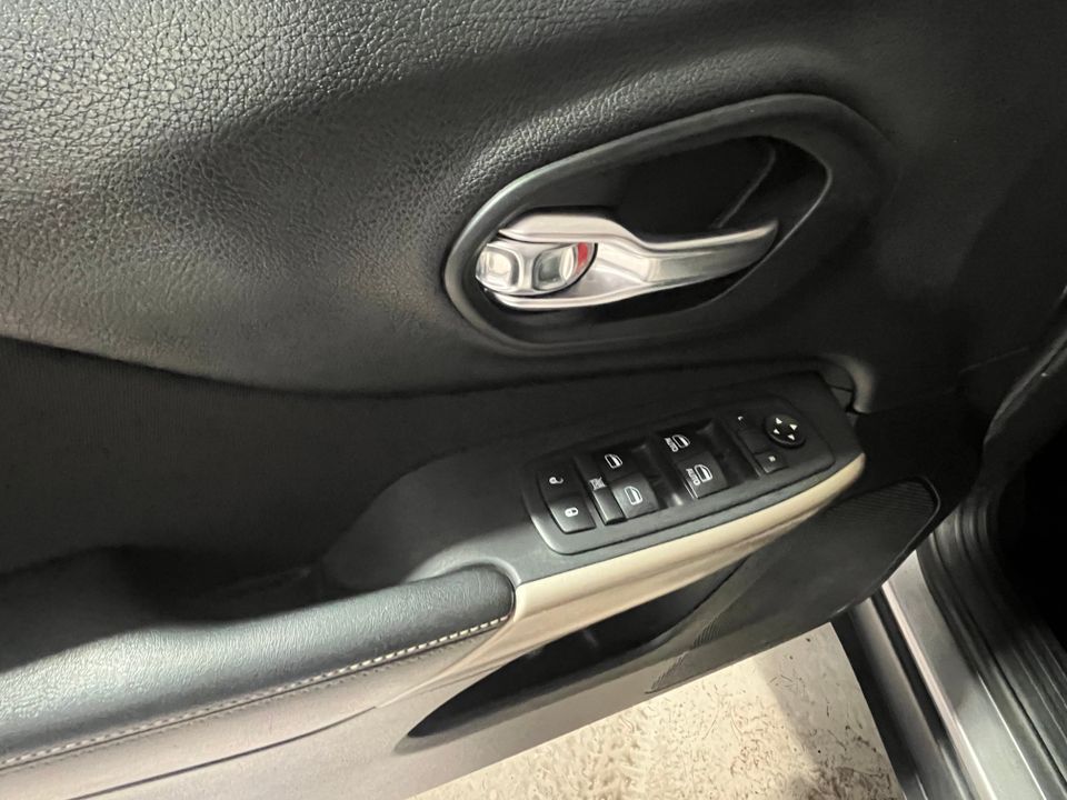 Jeep Cherokee 2017 - Image 17