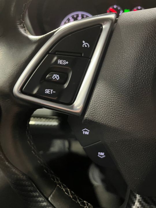 Chevrolet Camaro 2017 - Image 16