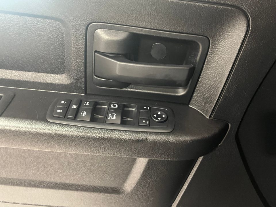 Ram Ram 1500 Classic 2019 - Image 24