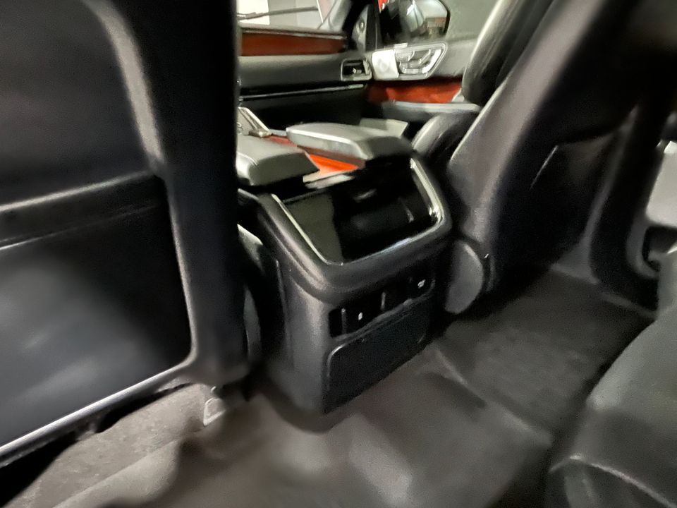 Lincoln Navigator 2024 - Image 11