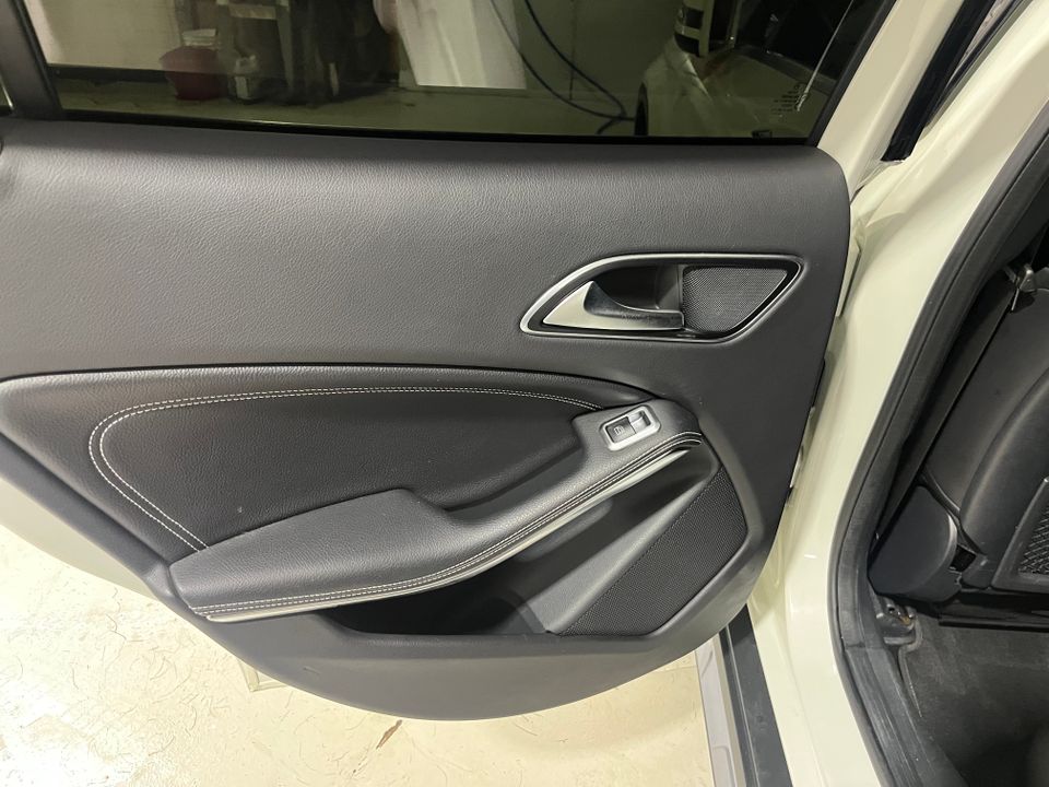 Mercedes-Benz GLA 250 2017 - Image 8